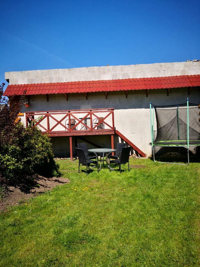 Hotel Viesu Nams Amrai Ventspils Exterior foto